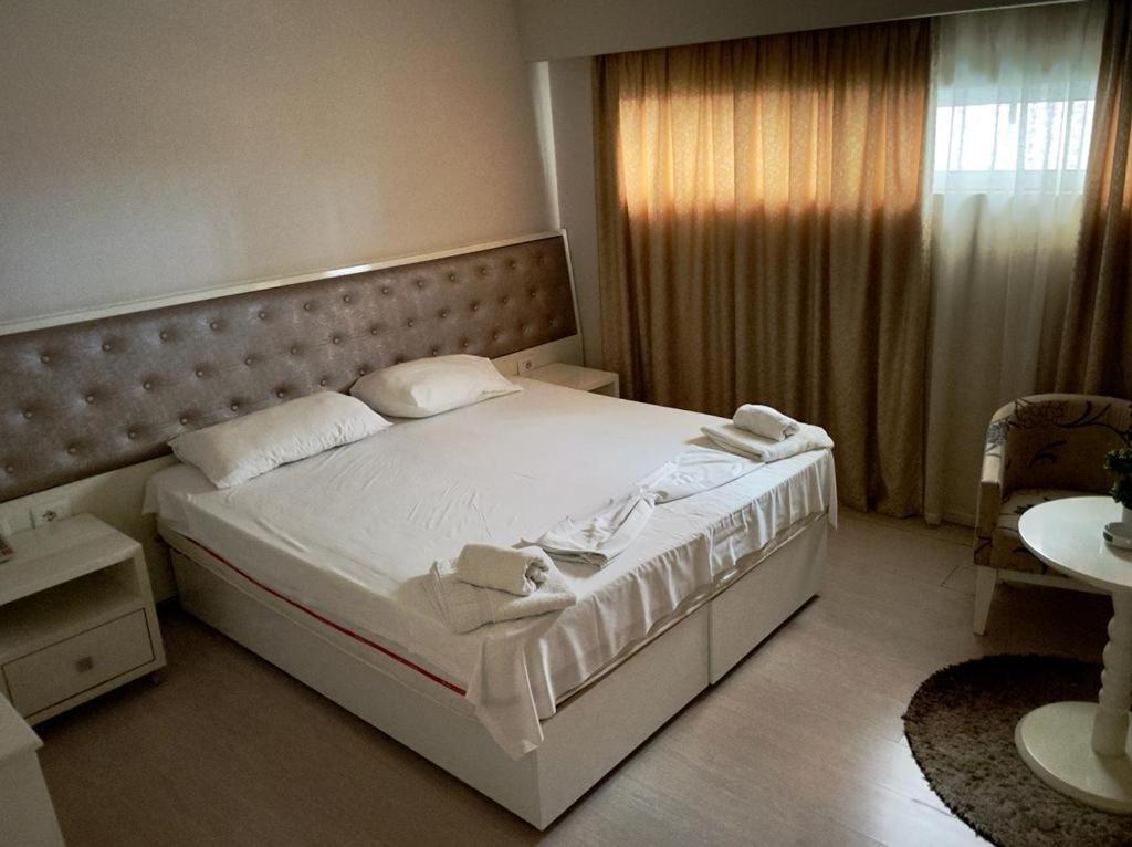 Select Center * Tirana