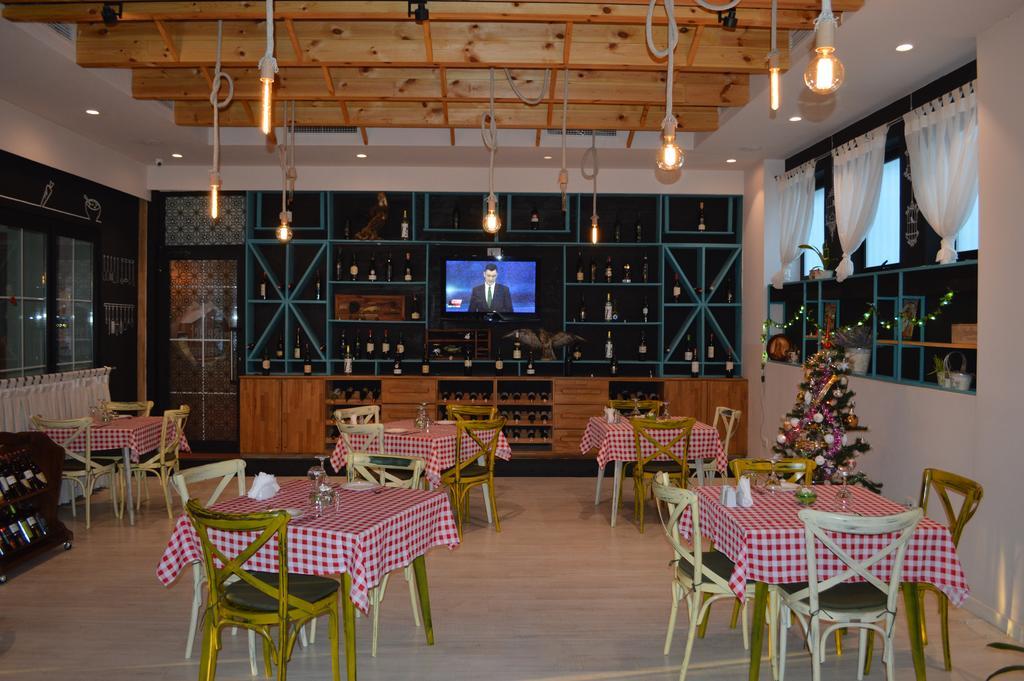 Select Center * Tirana